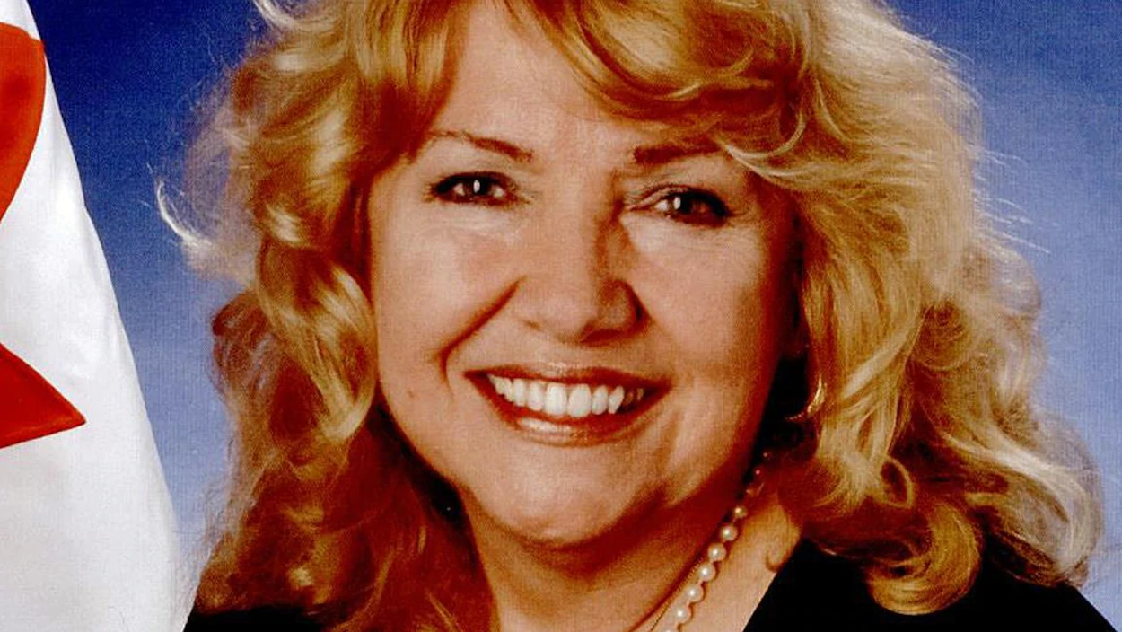 La sénatrice Lynn Beyak s'excuse « sans réserve » et espère éviter une autre suspension