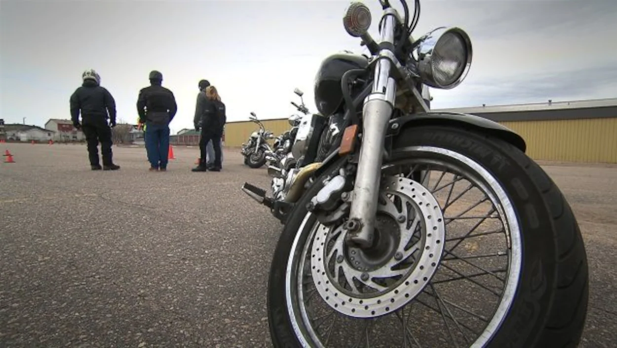Québec resserre les règles pour avoir un permis de moto